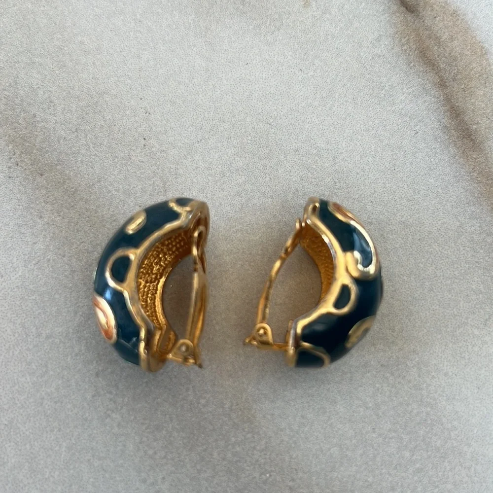 Vintage Rare Find Maresca Signed Teal and Gold Tone Clip-On Earrings - Picture 3 of 5